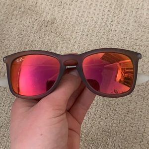 RB4221 Mirrored Ray-Bans